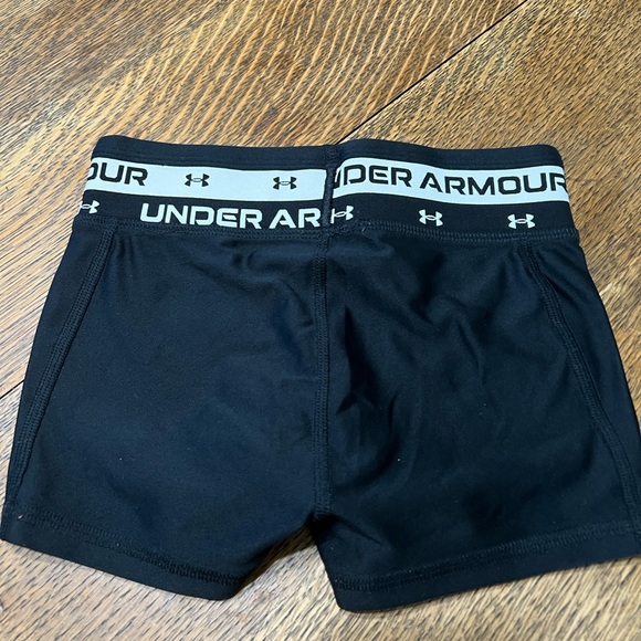 Pack of 3 under amour shorts - Picture 6 of 6